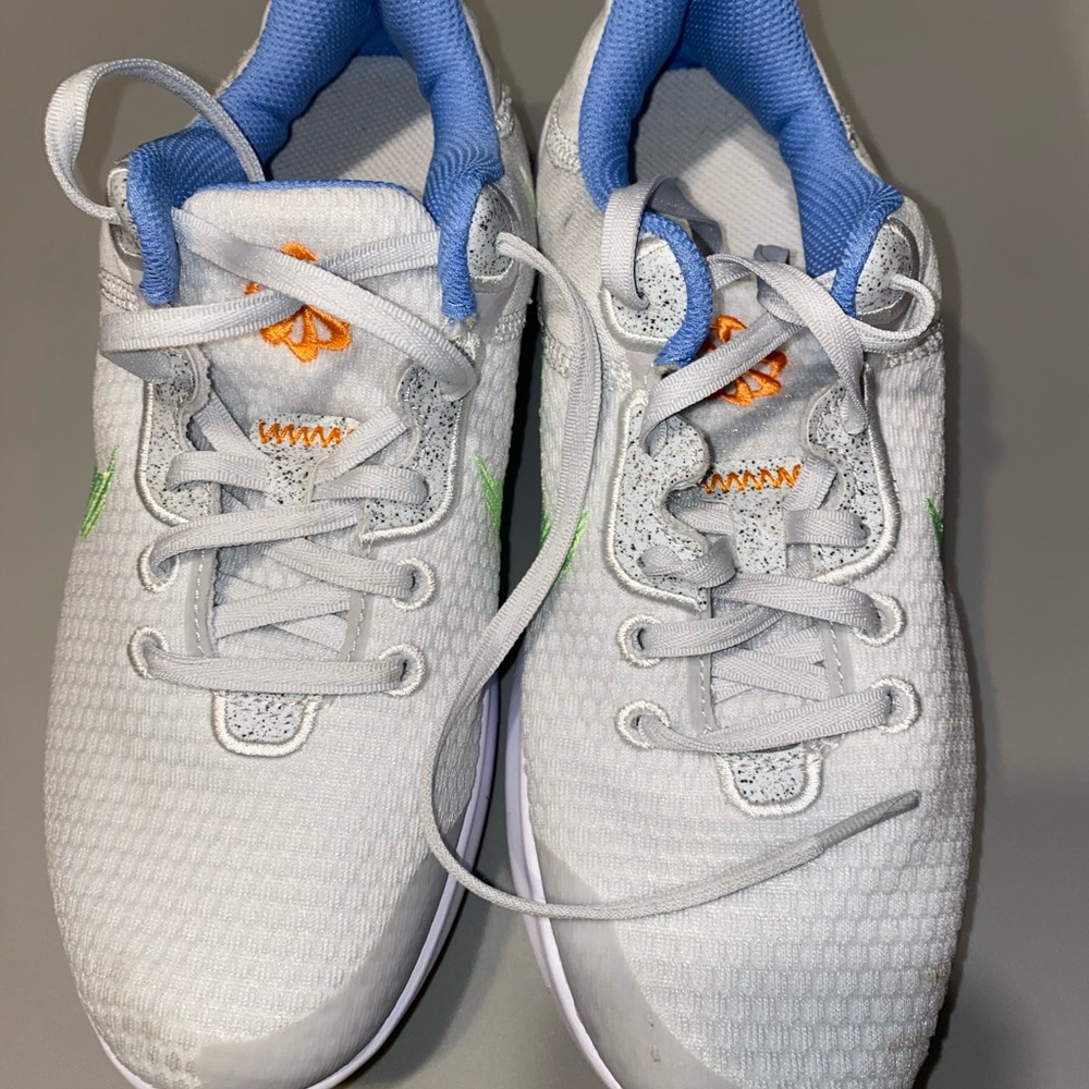 Excellent condition girls/women size 6 Nike Flex